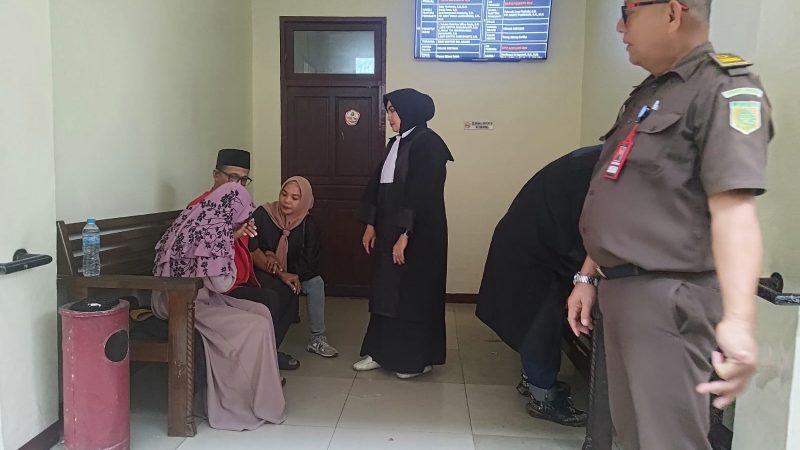 Isak Tangis Keluarga Pecah, Saat Kakek Herman Hendak Kembali Ditahan.